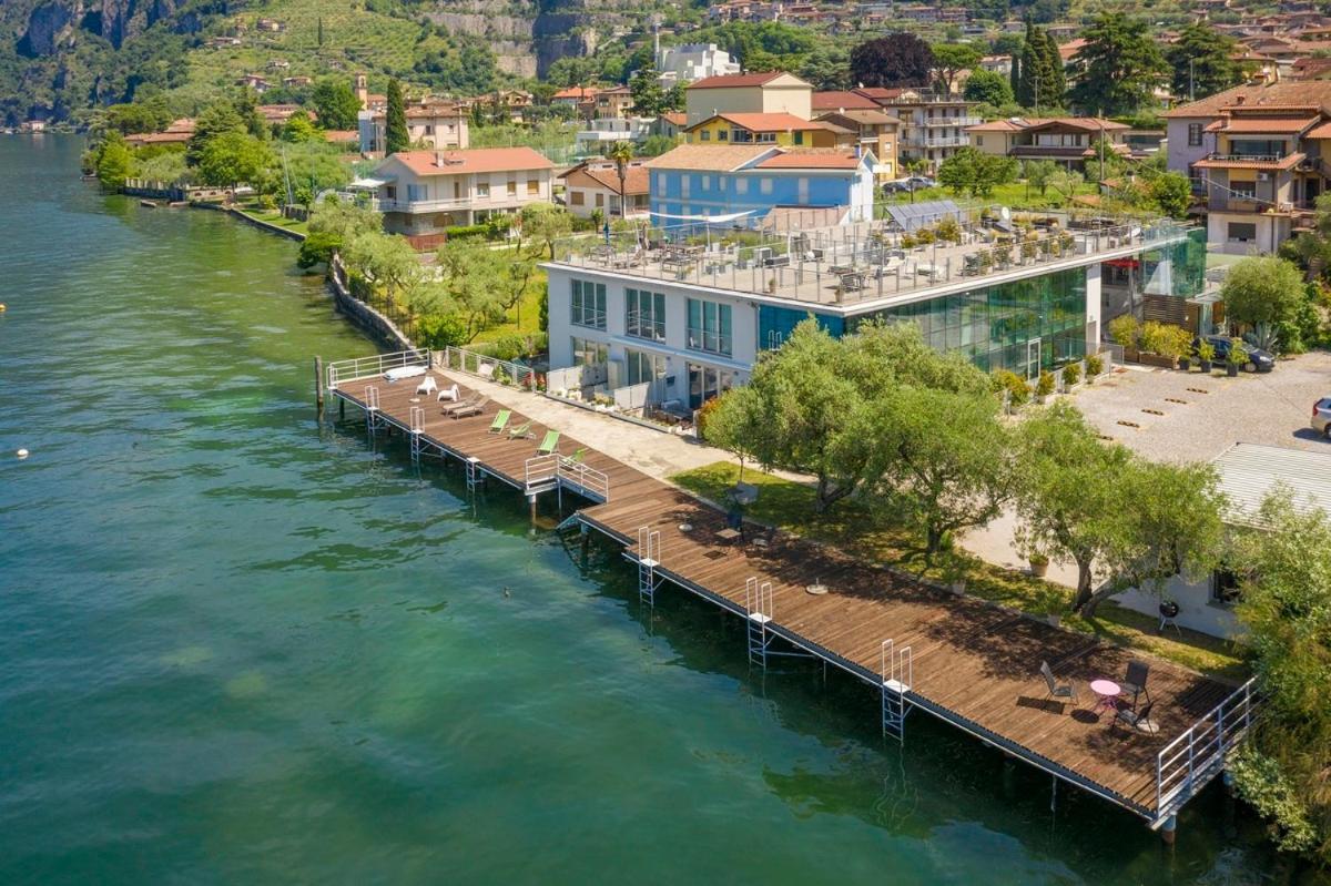 Direttamente Al Lago Apartments Marone Buitenkant foto